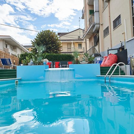 Hotel A Casa Nostra Rimini Exterior foto