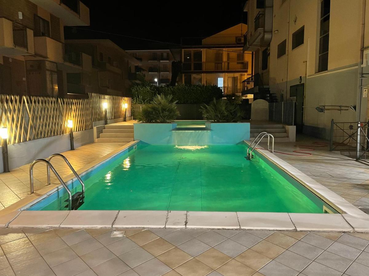Hotel A Casa Nostra Rimini Exterior foto